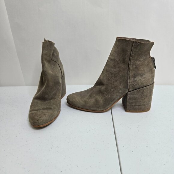 Lucky Brand Ravynn Boots 7 M Suede Gray Booties Ankle Block Heel Y2K Chunky 90s - Picture 1 of 8